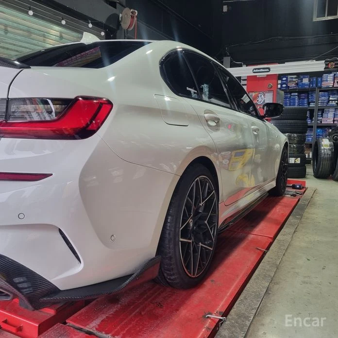 BMW 340 i LASER* DISTRONIC* HEAD-UP* HARMAN KARDON* 360* , снимка 3 - Автомобили и джипове - 54006633