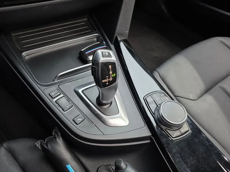 BMW 320 d, снимка 9 - Автомобили и джипове - 54592462