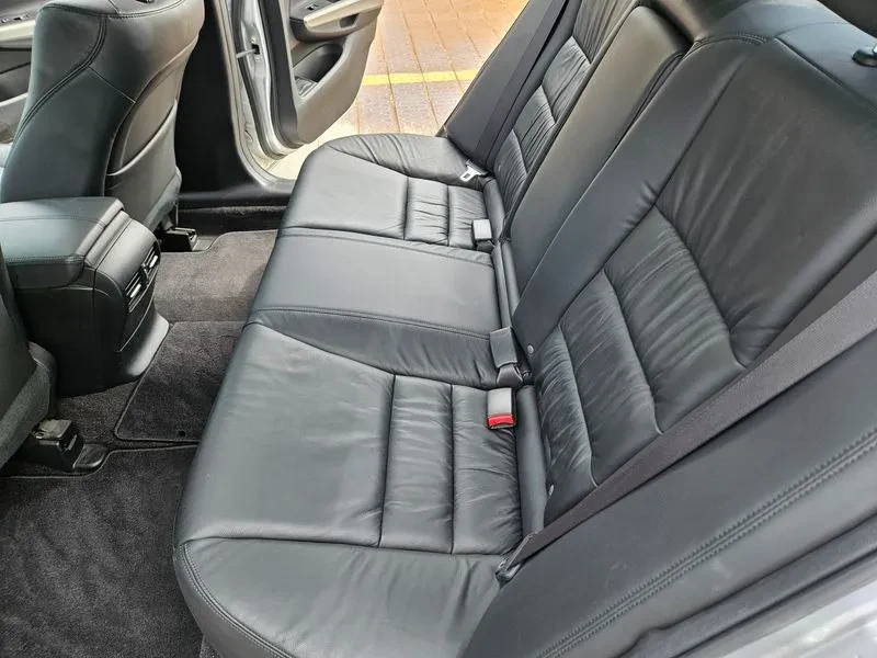 Honda Accord 3.5 8Th Generation, снимка 13 - Автомобили и джипове - 55898535