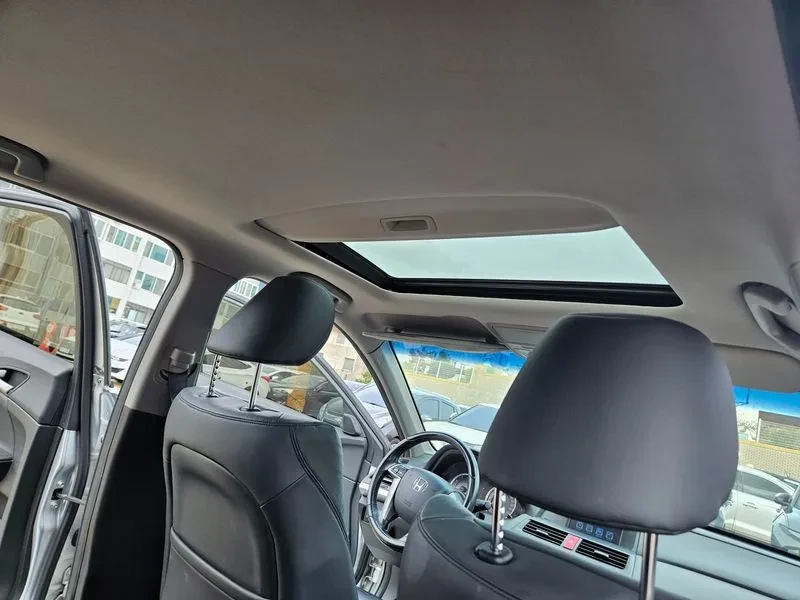 Honda Accord 3.5 8Th Generation, снимка 14 - Автомобили и джипове - 55898535