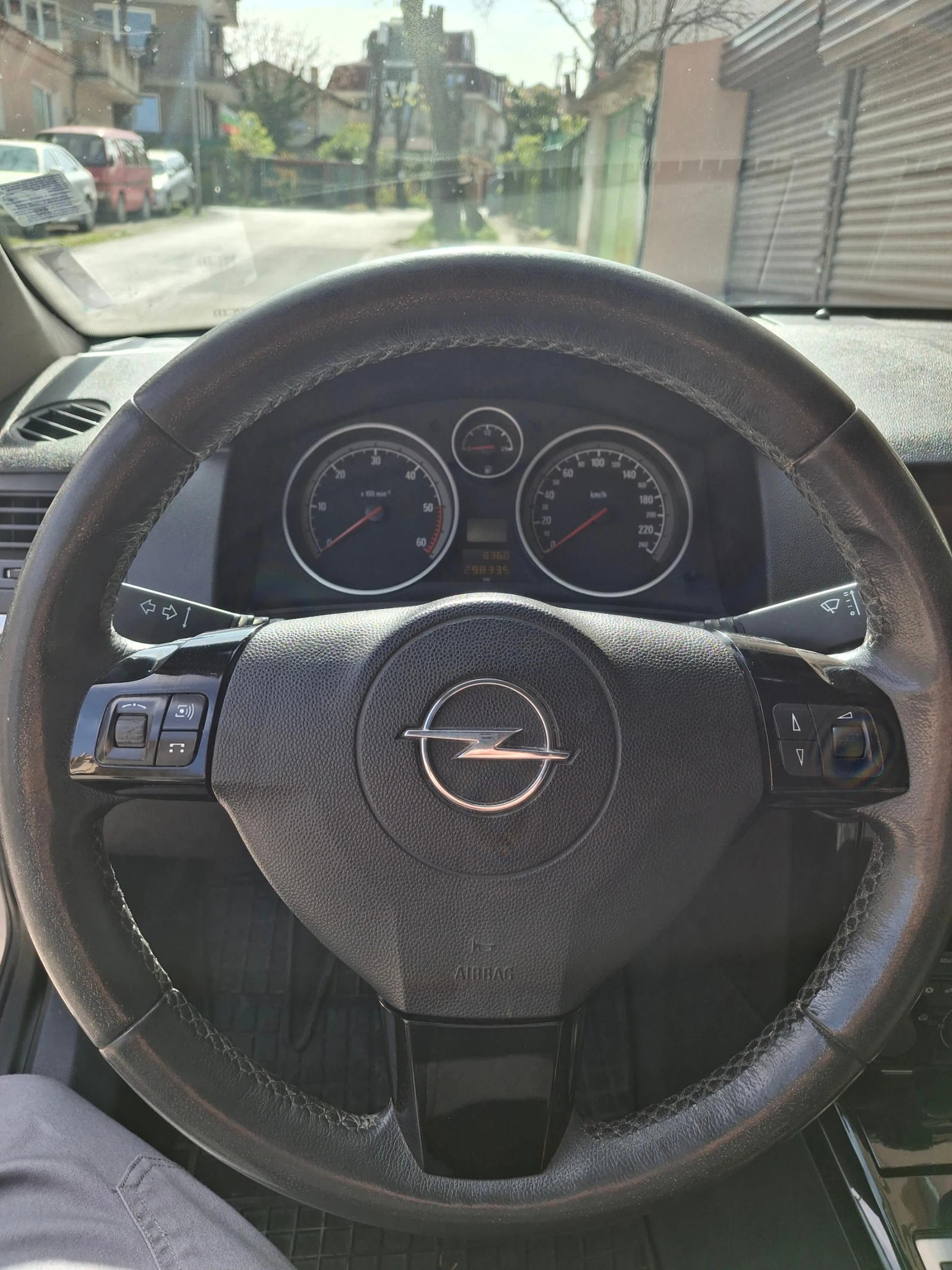 Opel Astra  Opel Astra 1.9 CDTI - изображение 9