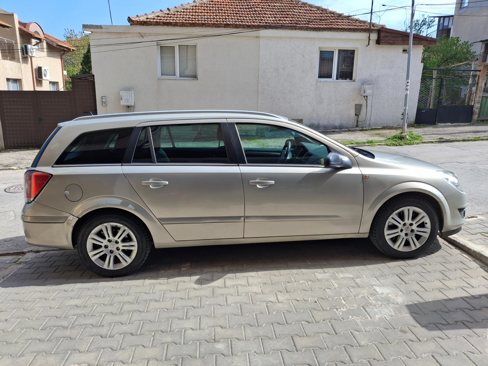 Opel Astra  Opel Astra 1.9 CDTI - изображение 4