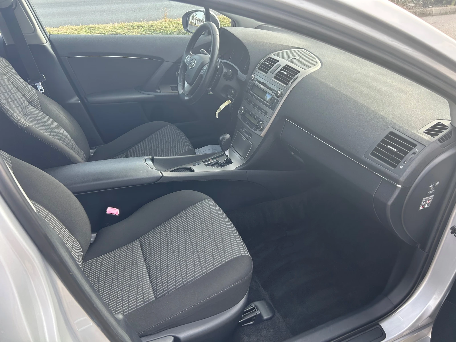 Toyota Avensis 2.0i Automatic - изображение 7