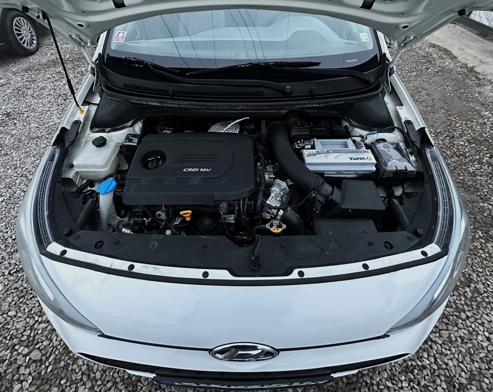 Hyundai I20 1.4CRDi |   |   EURO6B | Mobile.bg   17