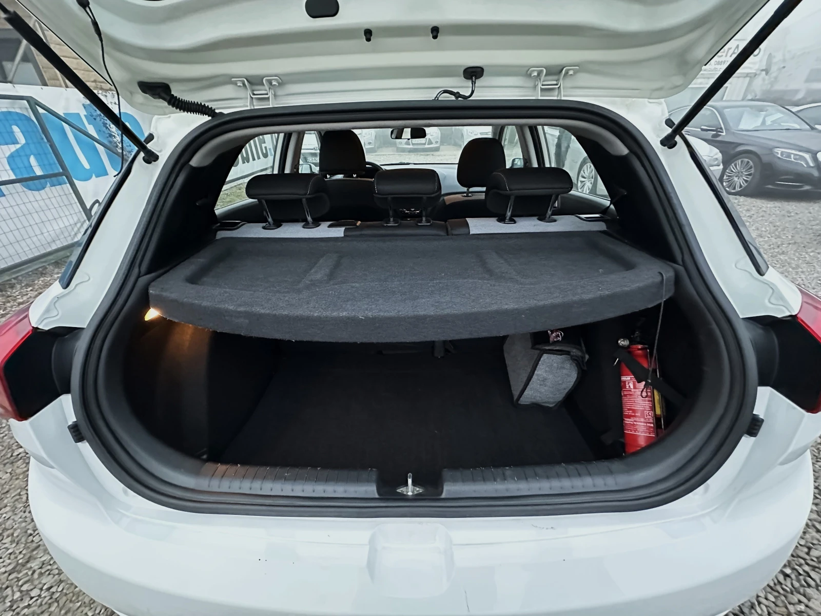 Hyundai I20 1.4CRDi |   |   EURO6B | Mobile.bg   12