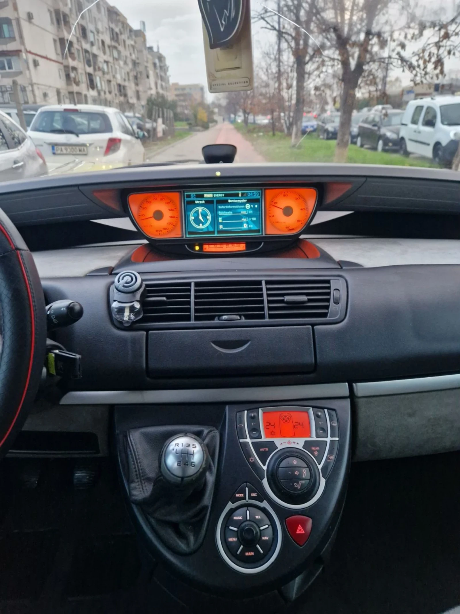 Peugeot 807 2.0 / 136 к.с - изображение 8