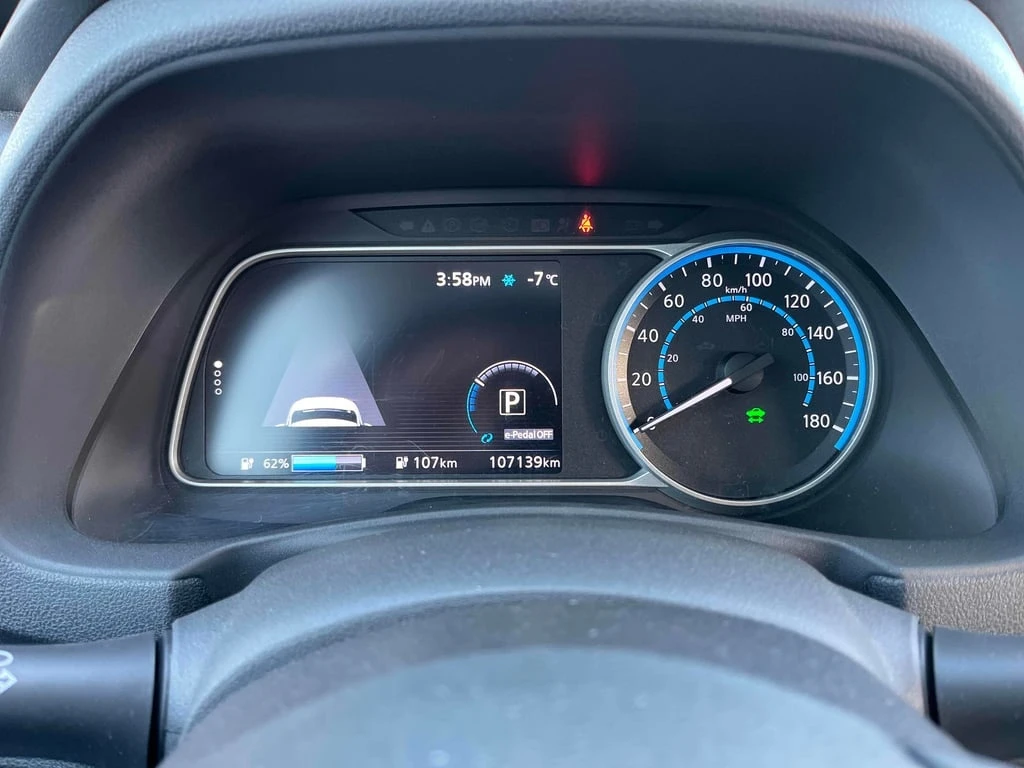 Nissan Leaf  * Hatchback * CARFAX * БЕЗ ПЪРВОНАЧАЛНА ВНОСКА - изображение 8