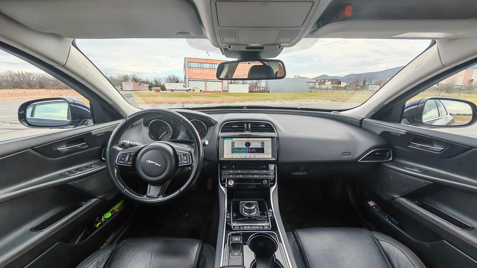 Jaguar XE D180 - изображение 9