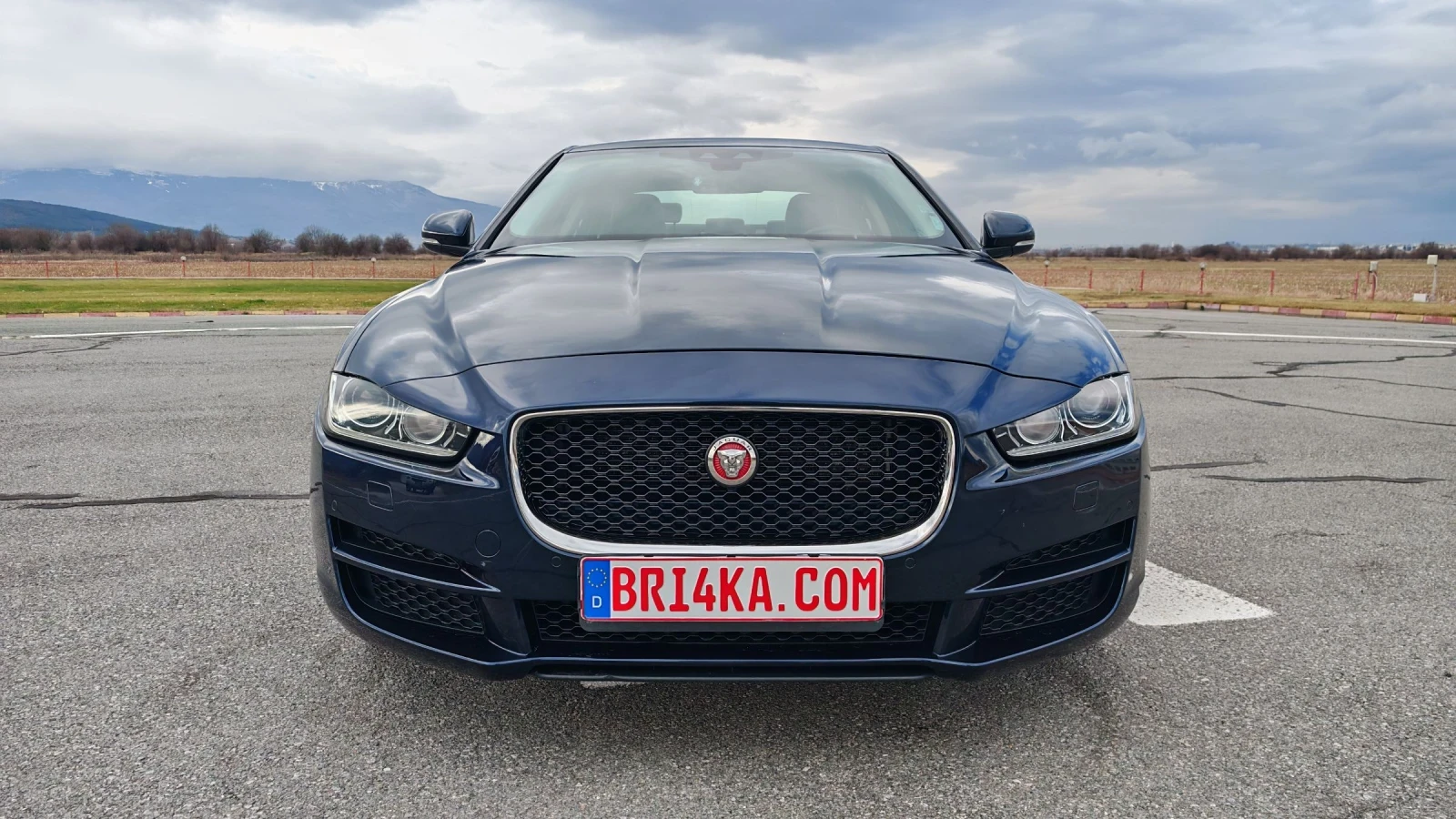 Jaguar XE D180 - изображение 2