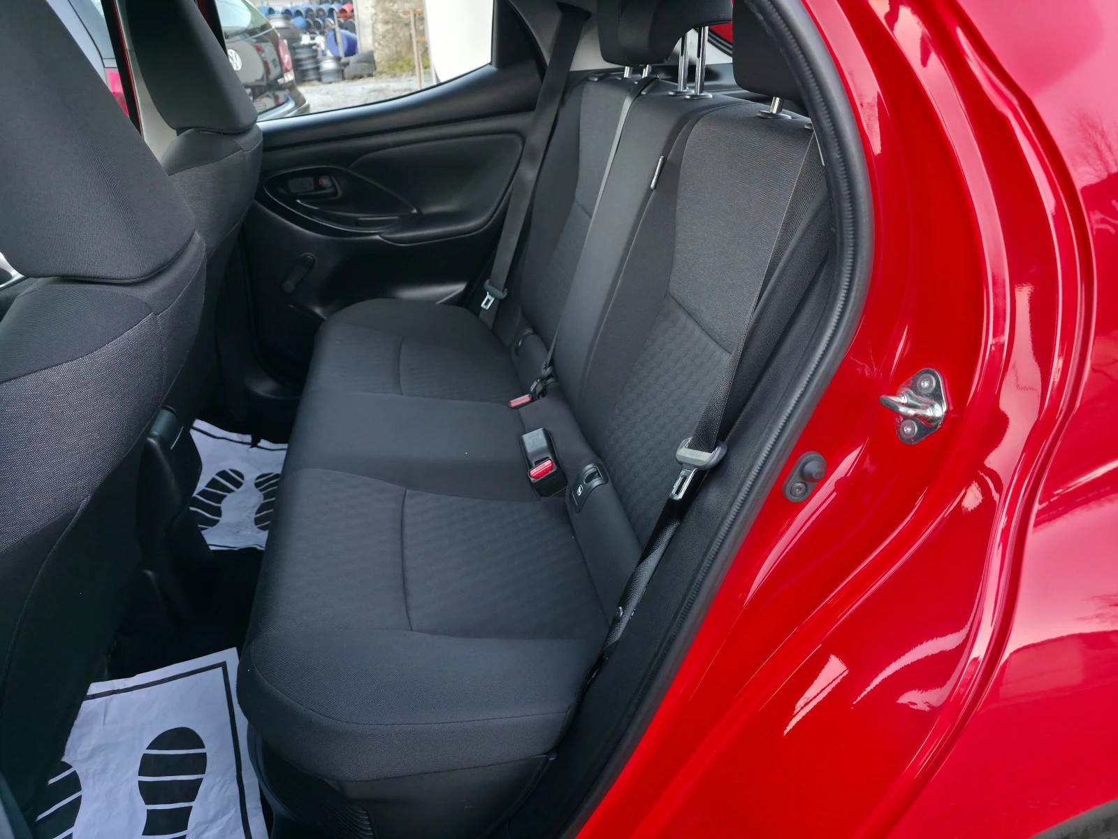 Toyota Yaris 1.5 HYBRID Tokyo Fusion EURO6d | Mobile.bg � ����������� 14