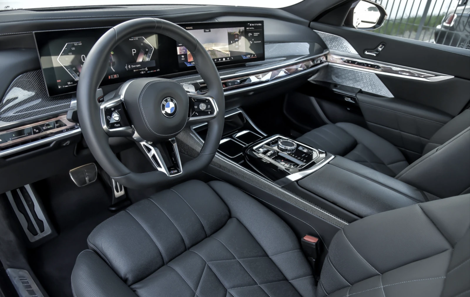 BMW 760 V8/SWAROWSKI/Xdrive/Theater Screen/Bowers&Wilkins, снимка 6 - Автомобили и джипове - 53733876