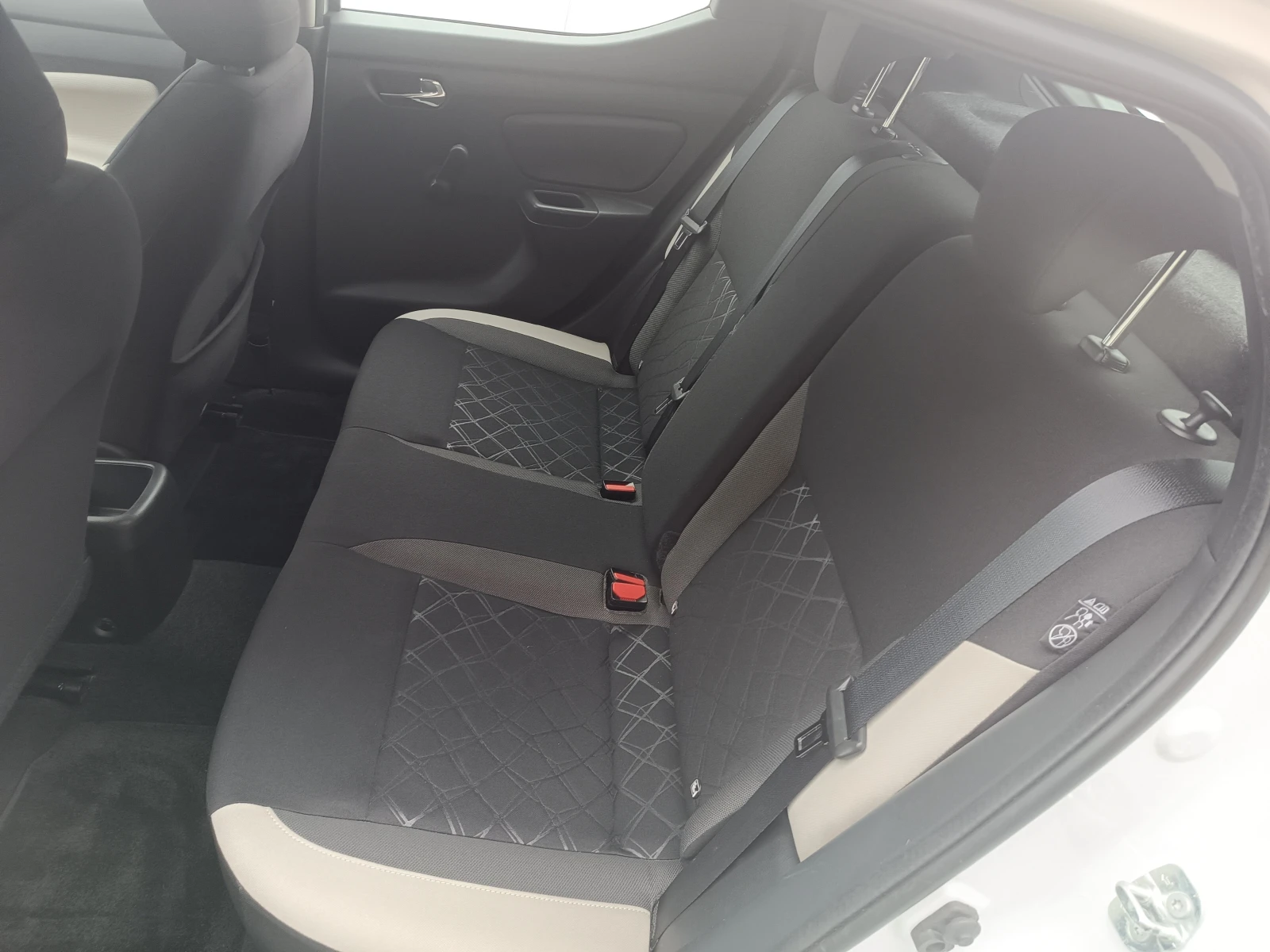 Nissan Micra 1.0 I EURO 6B ТЕКNA, снимка 9 - Автомобили и джипове - 54221634