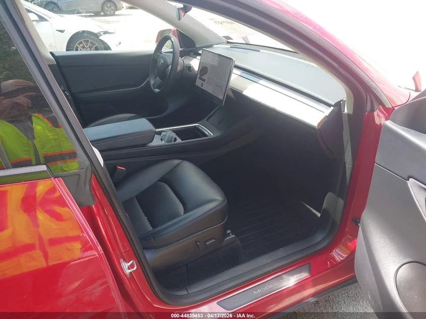 Tesla Model Y Performance Dual Motor All-Wheel Drive, снимка 5 - Автомобили и джипове - 54282475