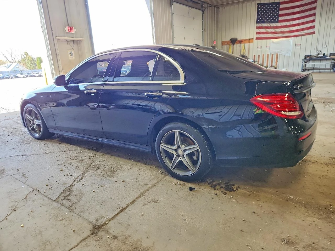 Mercedes-Benz E 300 4MATIC, снимка 10 - Автомобили и джипове - 54375075