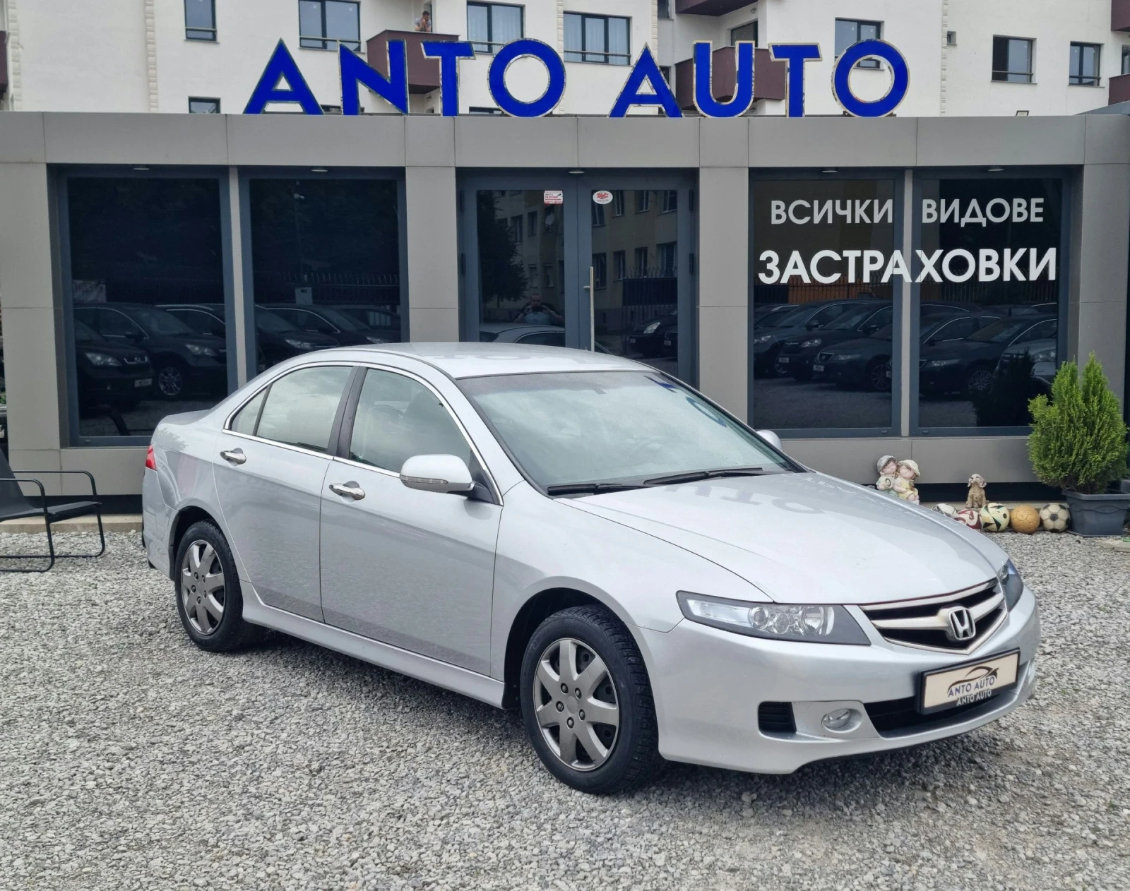 Honda Accord 2.0 i-VTEC Фейслифт!Подържана само в Хонда!, снимка 3 - Автомобили и джипове - 54574739