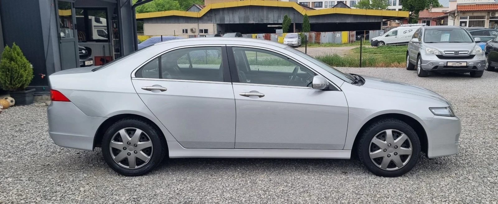 Honda Accord 2.0 i-VTEC Фейслифт!Подържана само в Хонда!, снимка 4 - Автомобили и джипове - 54574739