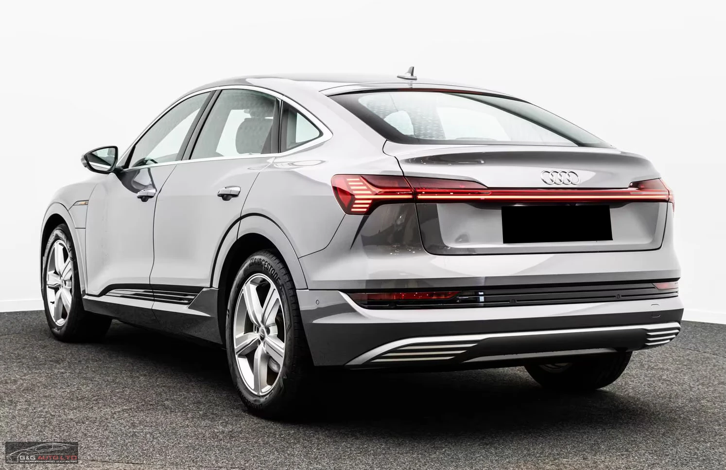 Audi E-Tron 50/SPORTBACK/318HP/ADVANCED/CAM/KLESS/HUD/ACC/450z, снимка 4 - Автомобили и джипове - 54698913