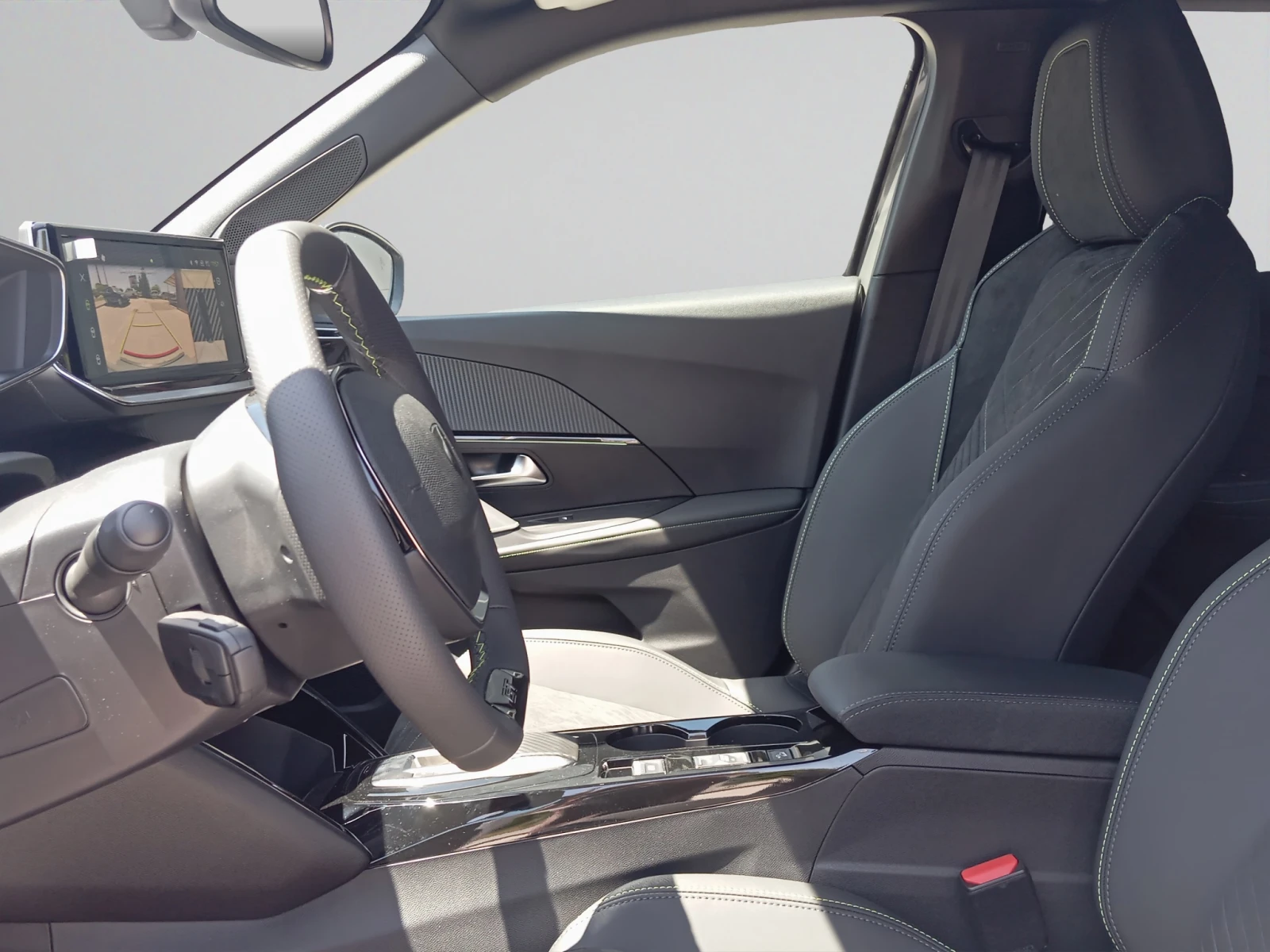 Peugeot 2008 GT EXCLUSIVE HYBRID 145 48V e-DCS6, снимка 11 - Автомобили и джипове - 55086465