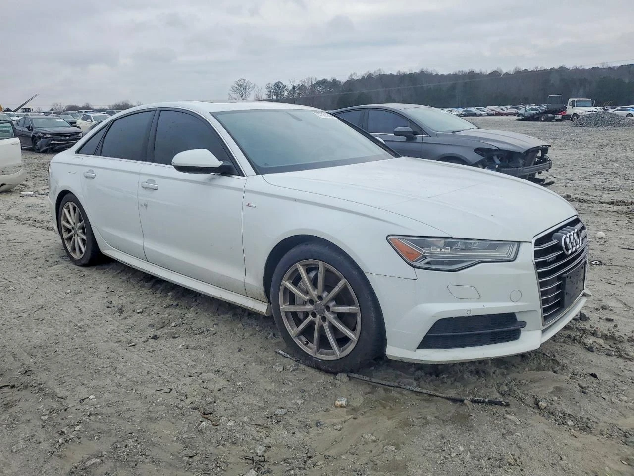 Audi A6 2.0l Premium Plus, снимка 4 - Автомобили и джипове - 55093986