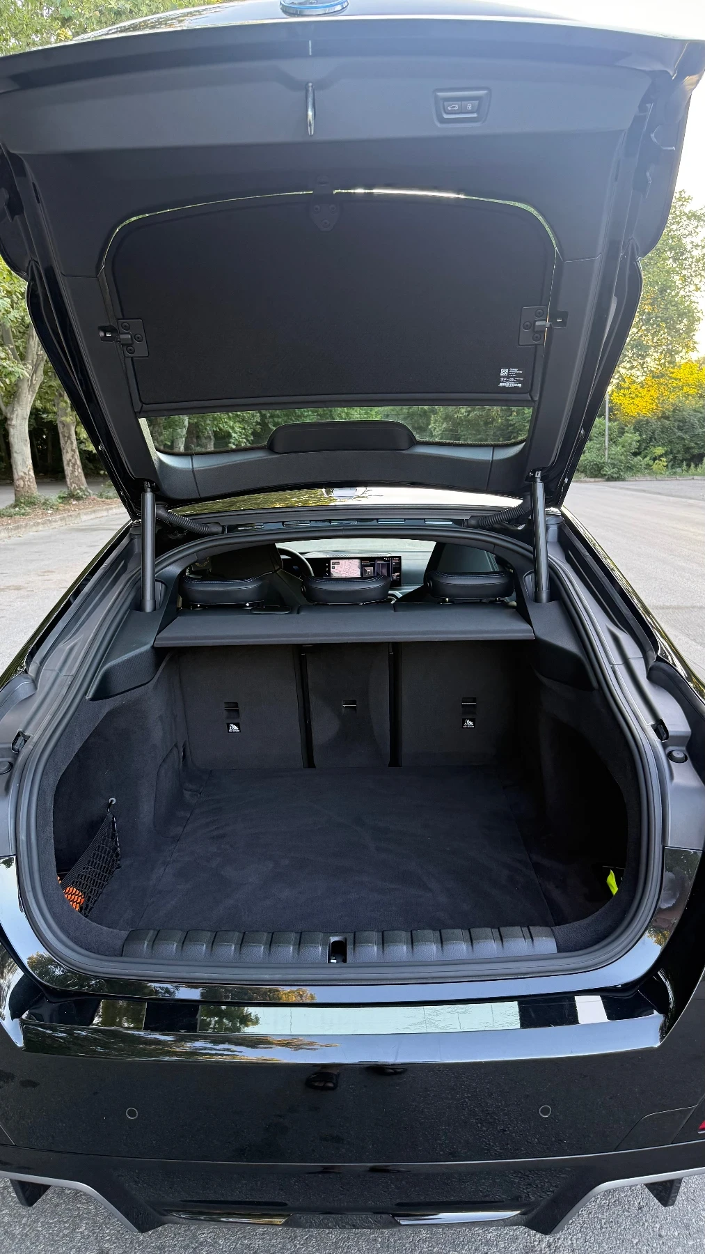 BMW i4 M50 Laser M Seats 360 SOH 95.2%, снимка 17 - Автомобили и джипове - 55128229