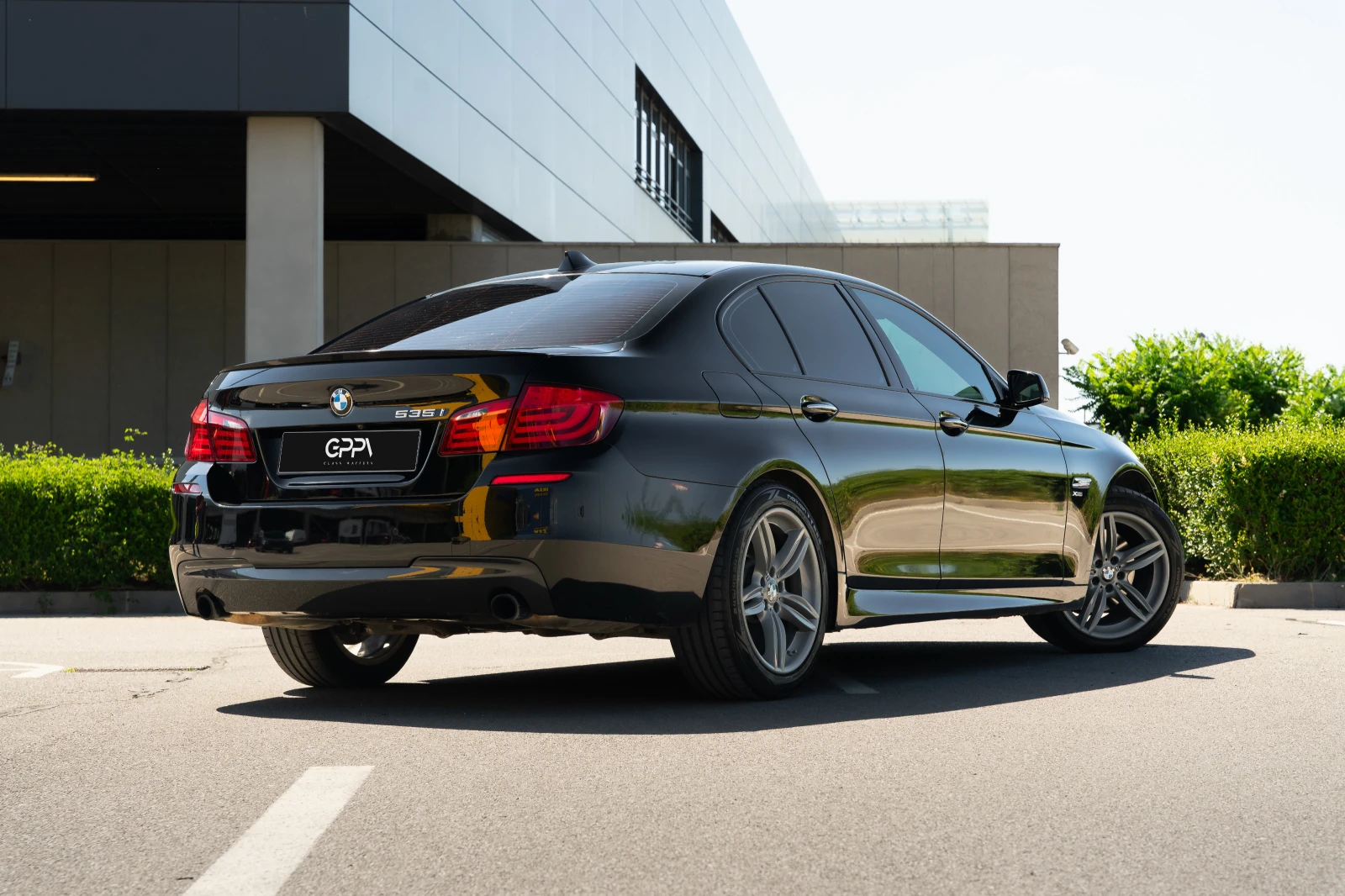 BMW 535 xDrive/M-pack/Logic7/Head up, снимка 2 - Автомобили и джипове - 55333924