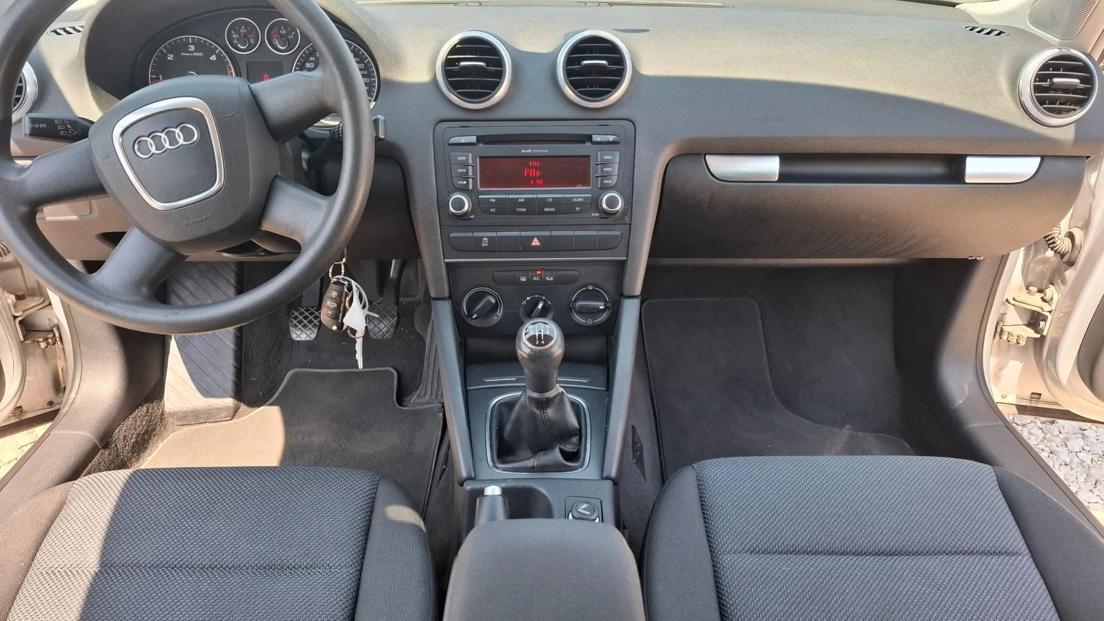Audi A3 1.6TDI facelift , снимка 9 - Автомобили и джипове - 55577721