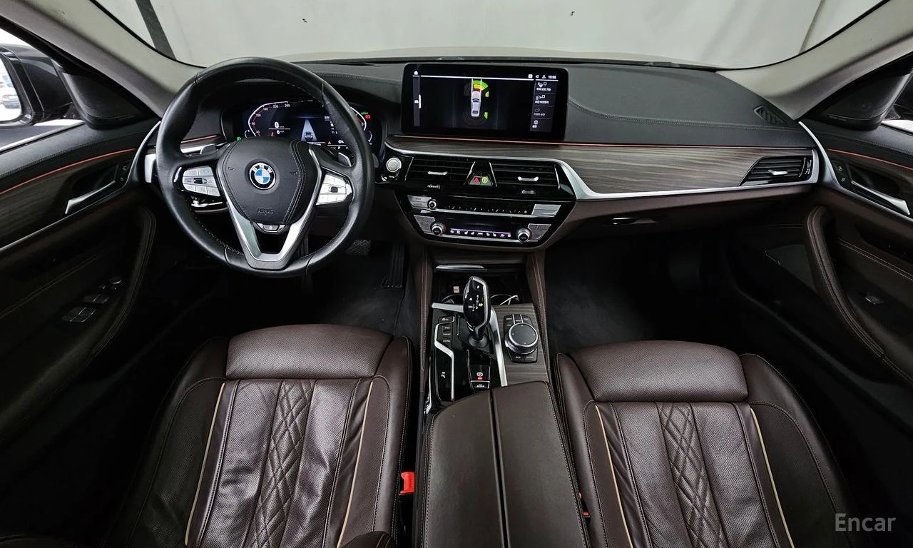 BMW 530 i* LUXURY* INDIVIDUAL* ДИСТРОНИК* ОБДУХ* КРАЙНА ЦЕ, снимка 10 - Автомобили и джипове - 55983725