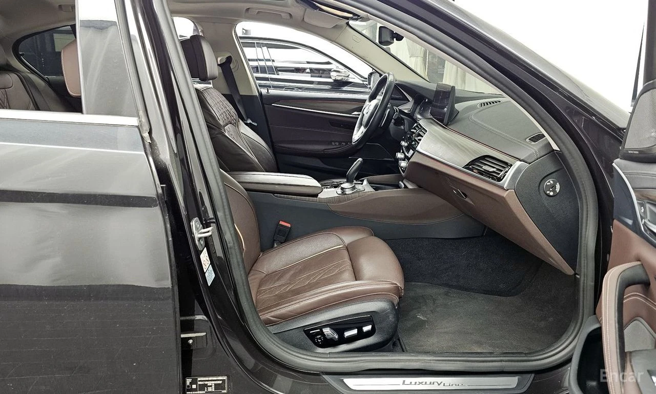 BMW 530 i* LUXURY* INDIVIDUAL* ДИСТРОНИК* ОБДУХ* КРАЙНА ЦЕ, снимка 9 - Автомобили и джипове - 55983725