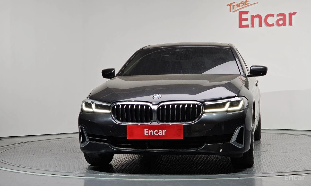 BMW 530 i* LUXURY* INDIVIDUAL* ДИСТРОНИК* ОБДУХ* КРАЙНА ЦЕ, снимка 2 - Автомобили и джипове - 55983725