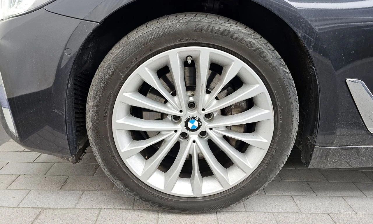 BMW 530 i* LUXURY* INDIVIDUAL* ДИСТРОНИК* ОБДУХ* КРАЙНА ЦЕ, снимка 5 - Автомобили и джипове - 55983725