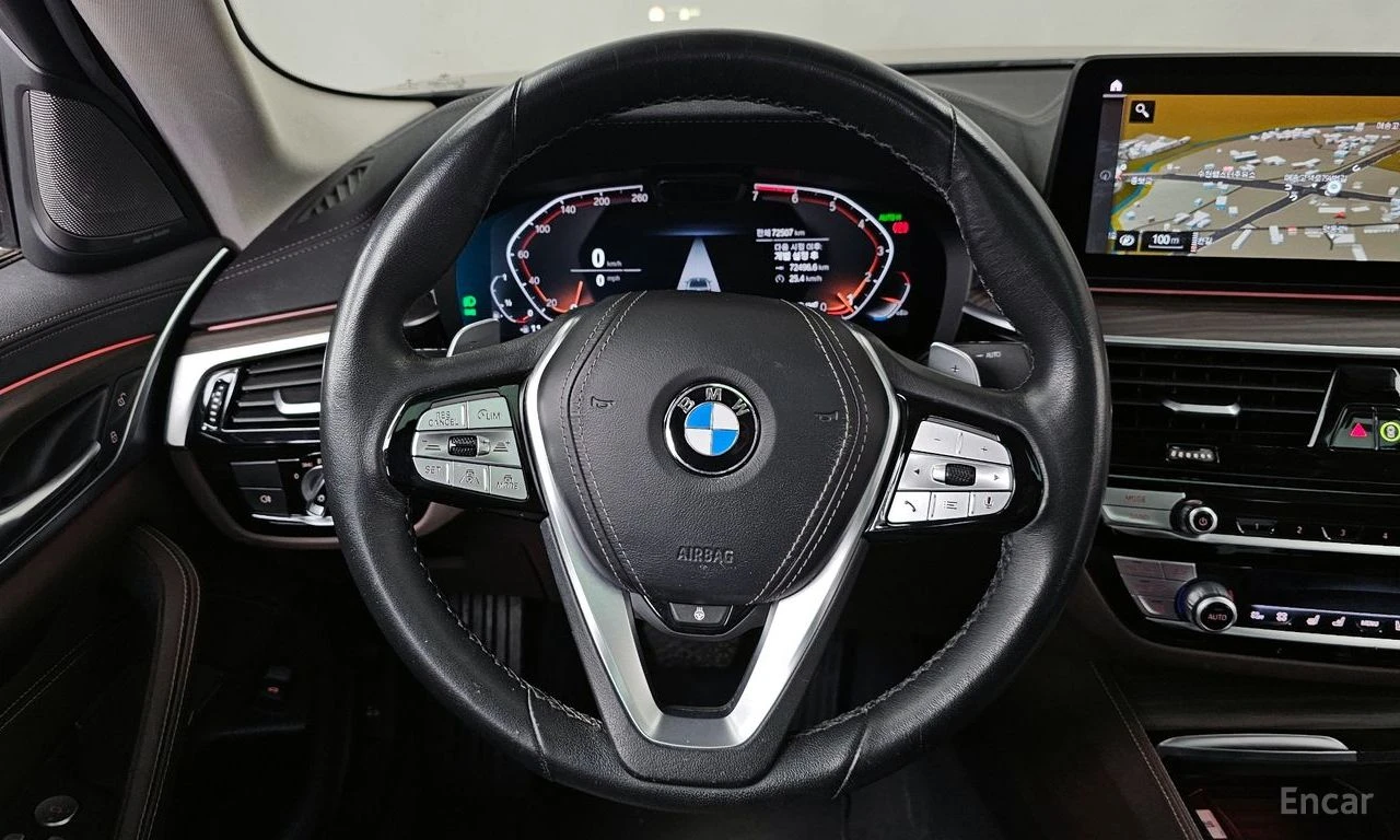 BMW 530 i* LUXURY* INDIVIDUAL* ДИСТРОНИК* ОБДУХ* КРАЙНА ЦЕ, снимка 11 - Автомобили и джипове - 55983725