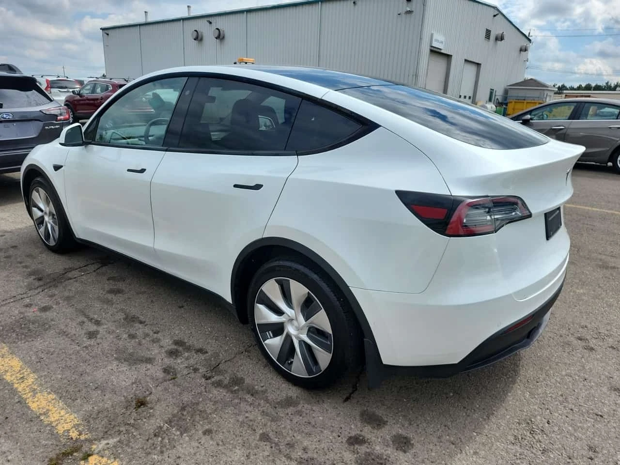 Tesla Model Y / AWD LONG RANGE / ОТ ПРЕДСТАВИТЕЛСТВО НА ТЕСЛА, снимка 4 - Автомобили и джипове - 56179097