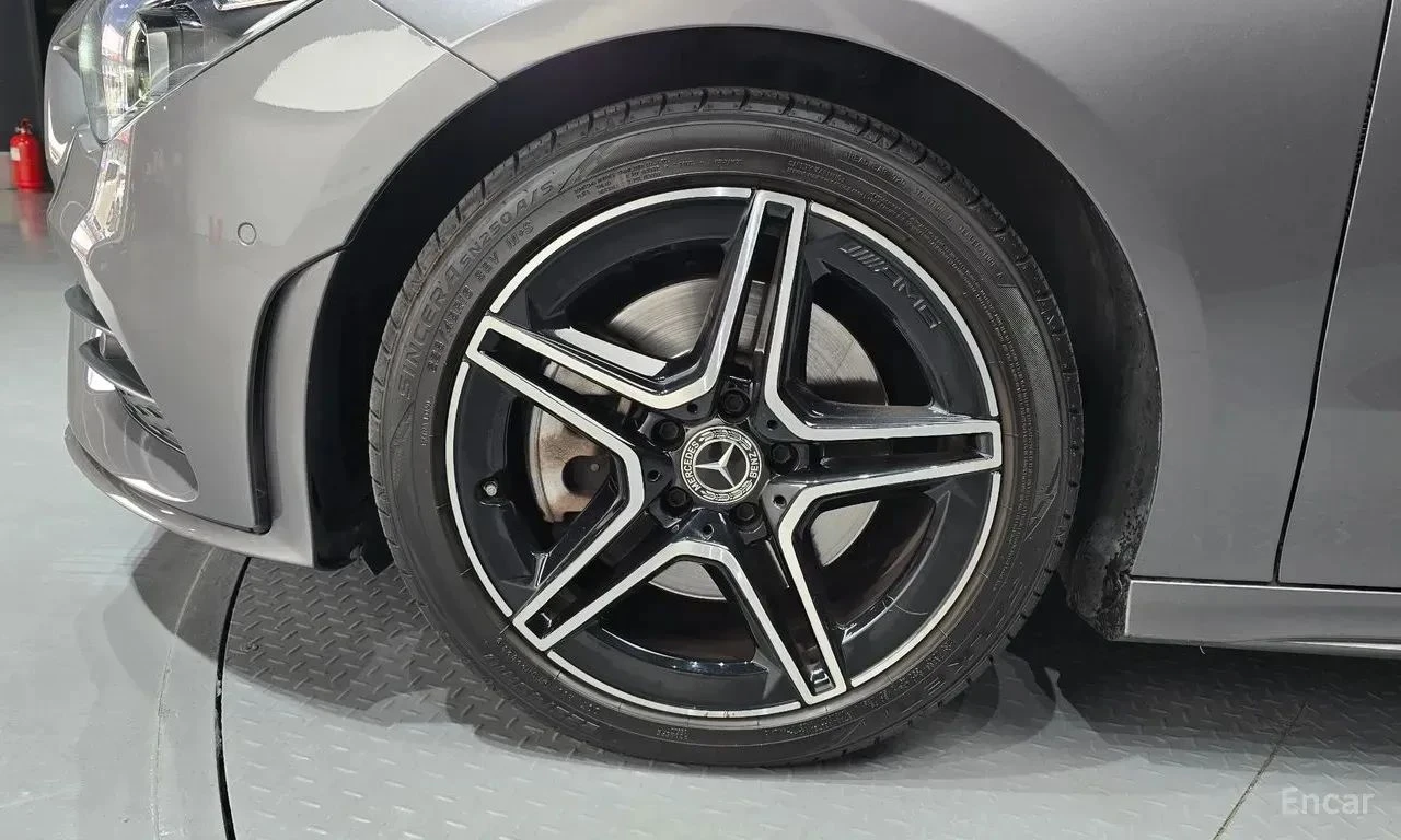 Mercedes-Benz CLA 250, снимка 5 - Автомобили и джипове - 56727217