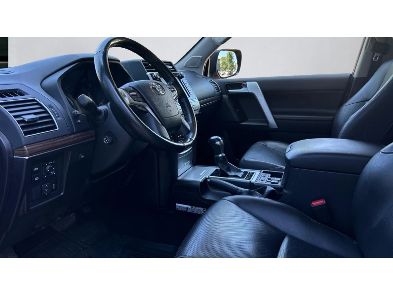 Toyota Land cruiser 150 Luxury, Месечна вноска от 1050 лв., снимка 12 - Автомобили и джипове - 51524196