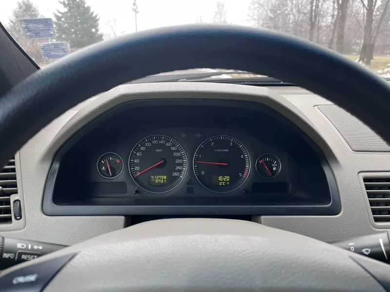 Volvo Xc90 2.4 D5 185 , снимка 13 - Автомобили и джипове - 53503519