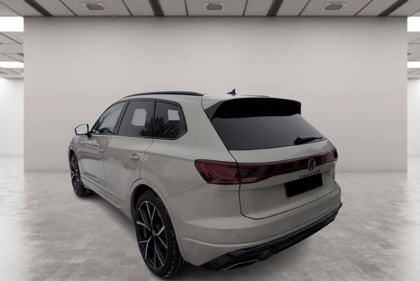VW Touareg 3.0 TSI 4Motion = R-line = Гаранция, снимка 2 - Автомобили и джипове - 55050334