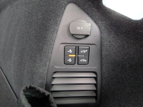 VW Touareg 3.0 TSI 4Motion = R-line = Гаранция, снимка 11 - Автомобили и джипове - 55050334