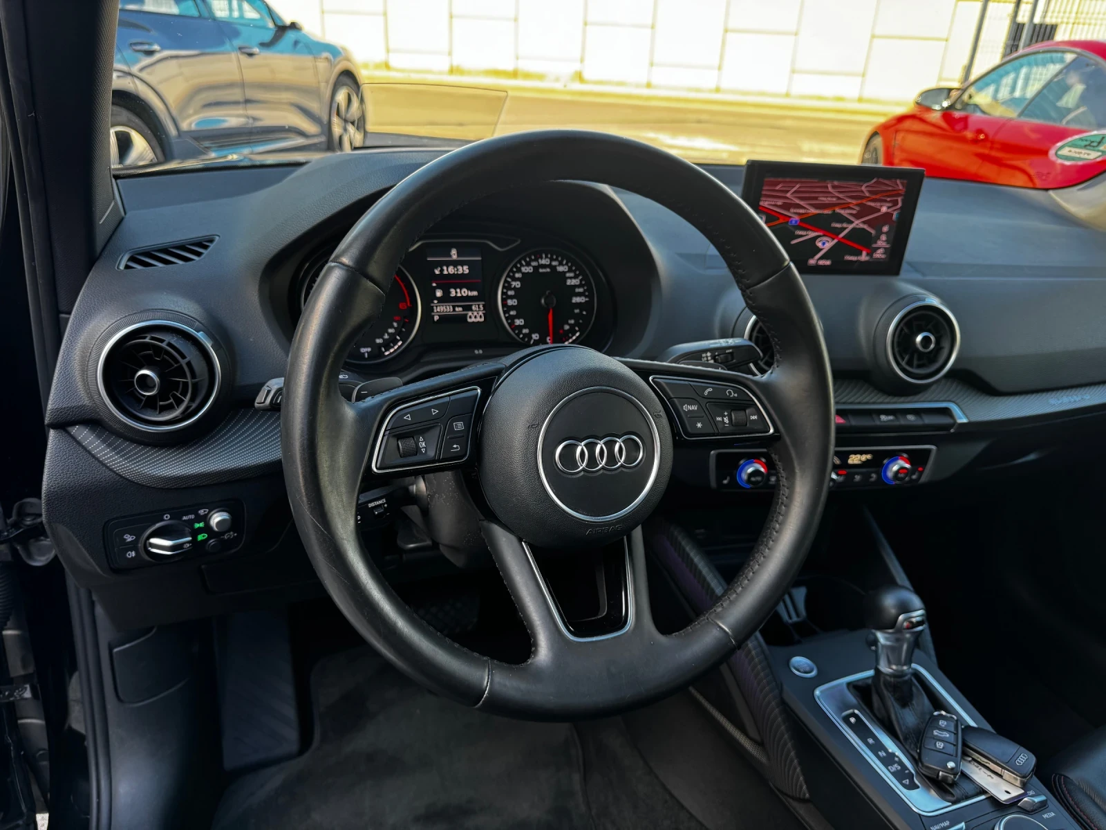 Audi Q2 2.0TDI quattro S-tronic S-line PANO Distronic Lane - изображение 7
