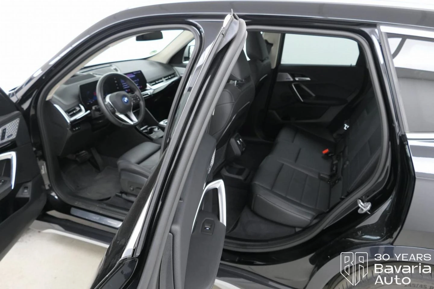 BMW iX1 30 xDrive xLine | Mobile.bg   5