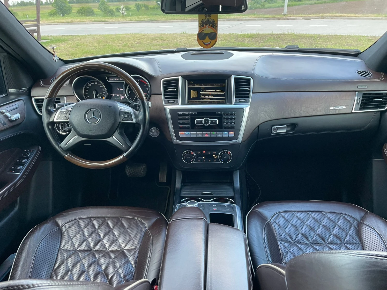 Mercedes-Benz ML 350 AMG Designo Full, снимка 6 - Автомобили и джипове - 54531124