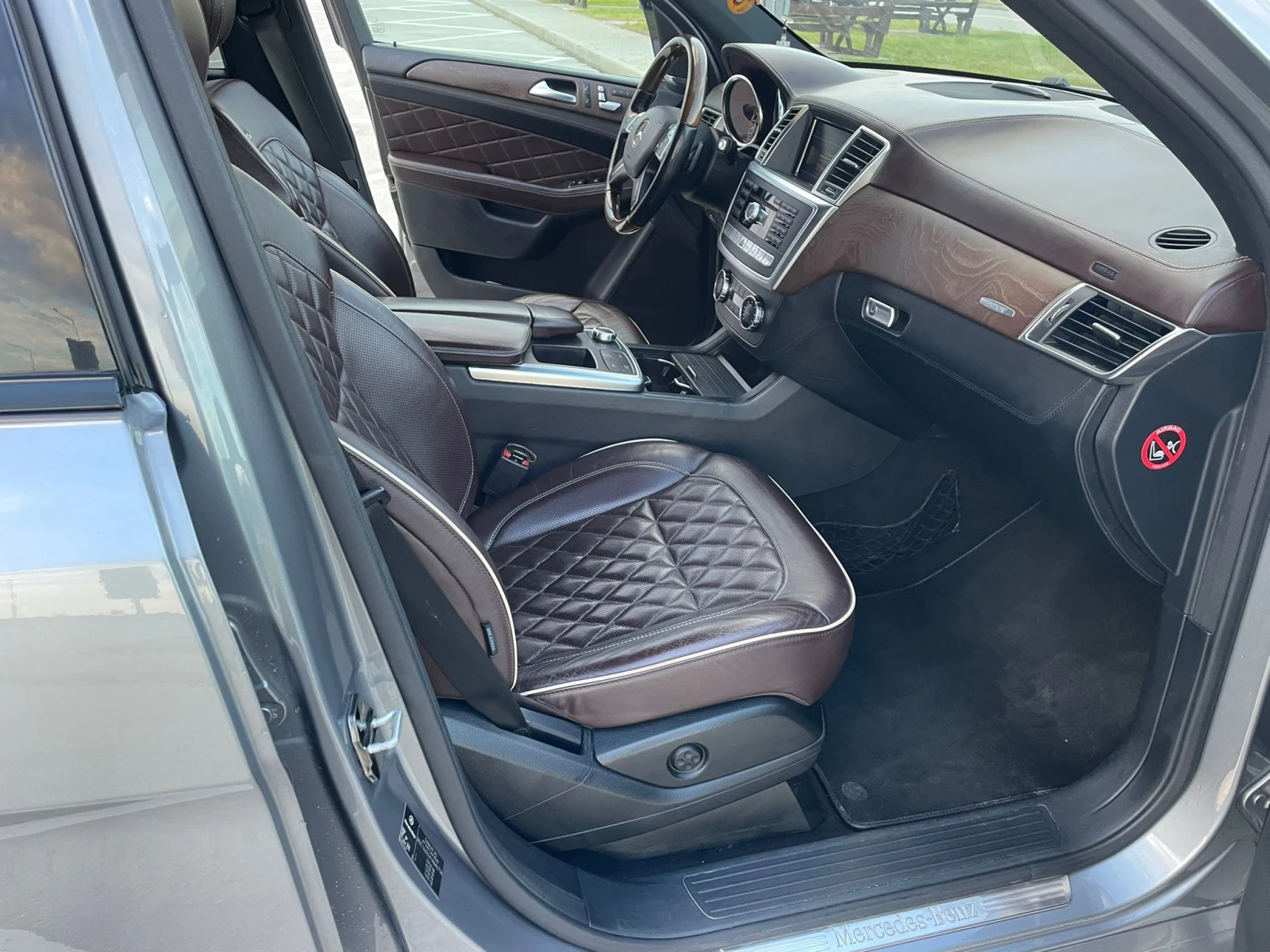 Mercedes-Benz ML 350 AMG Designo Full, снимка 8 - Автомобили и джипове - 54531124