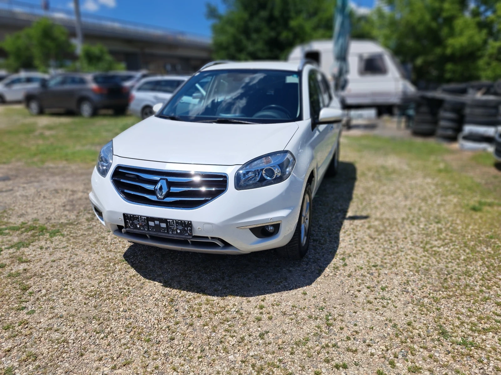 Renault Koleos 2.0 dci 4x4 navi, снимка 8 - Автомобили и джипове - 54682022