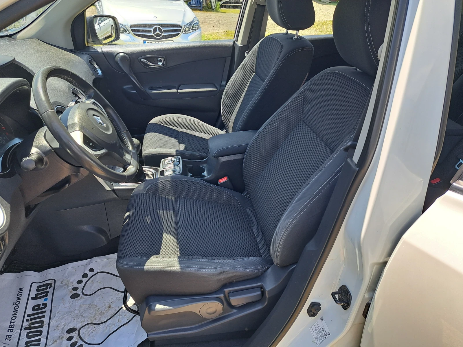 Renault Koleos 2.0 dci 4x4 navi, снимка 9 - Автомобили и джипове - 54682022