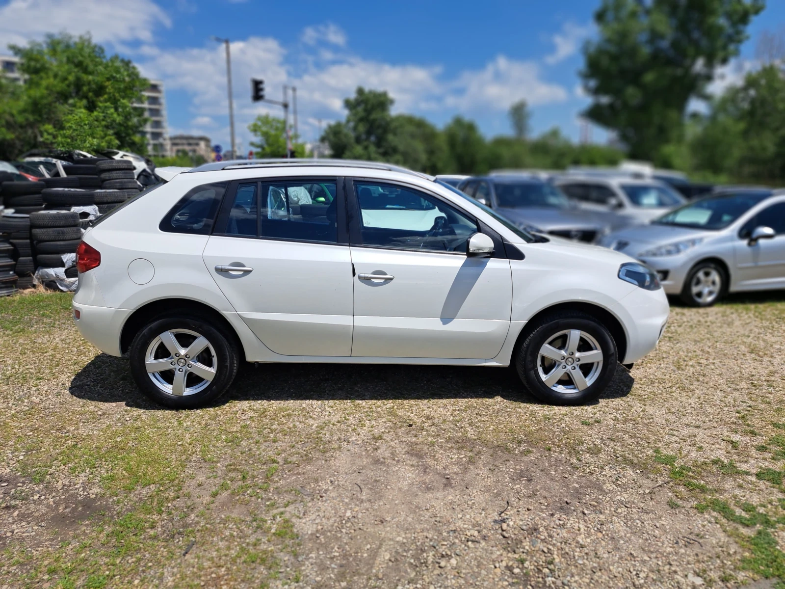 Renault Koleos 2.0 dci 4x4 navi, снимка 2 - Автомобили и джипове - 54682022