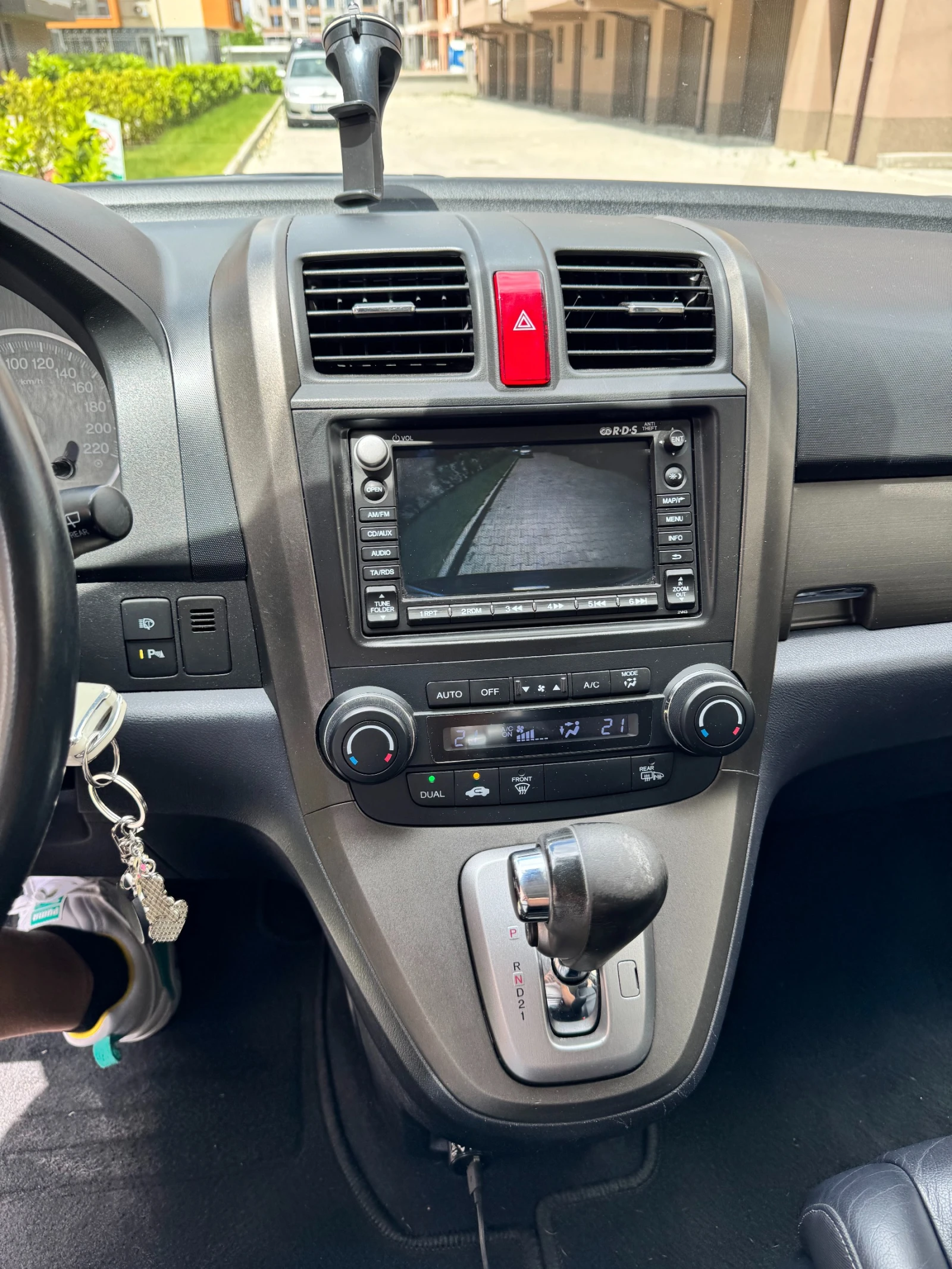 Honda Cr-v Автомат, Кожа, Панорама, Задна Камера, снимка 16 - Автомобили и джипове - 54813305