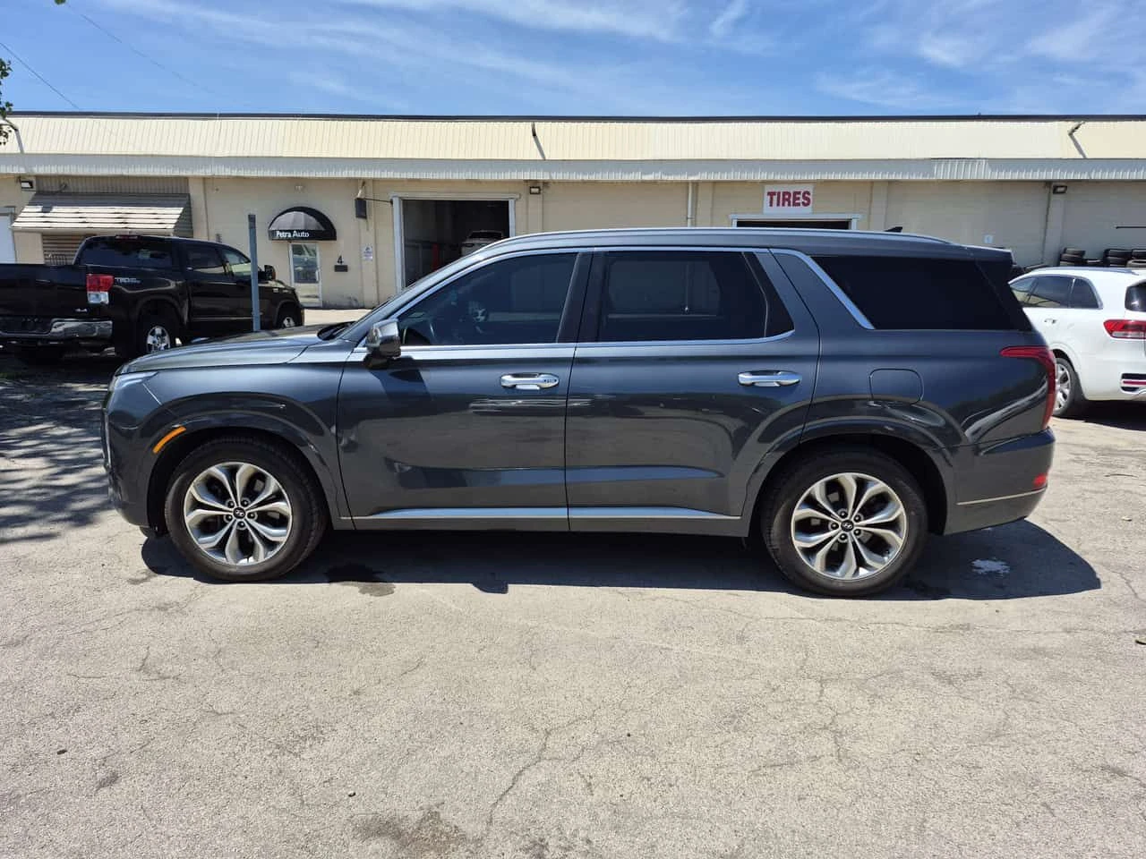 Hyundai Palisade * Ultimate* ДИСТРОНИК* 360КАМ* ПАНО* ОБДЪХВАНЕ*   , снимка 3 - Автомобили и джипове - 54882049