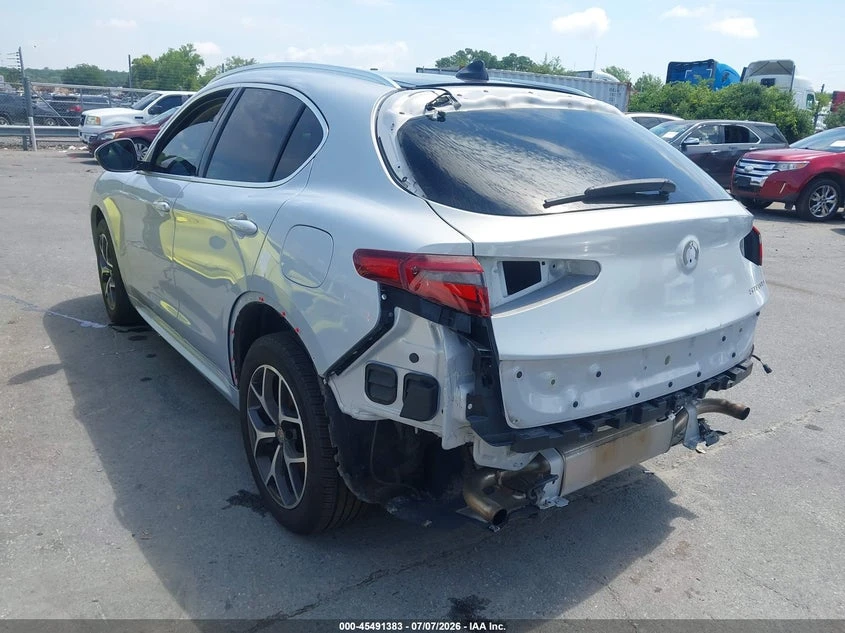 Alfa Romeo Stelvio 2.0l Ti Awd, снимка 3 - Автомобили и джипове - 55591577