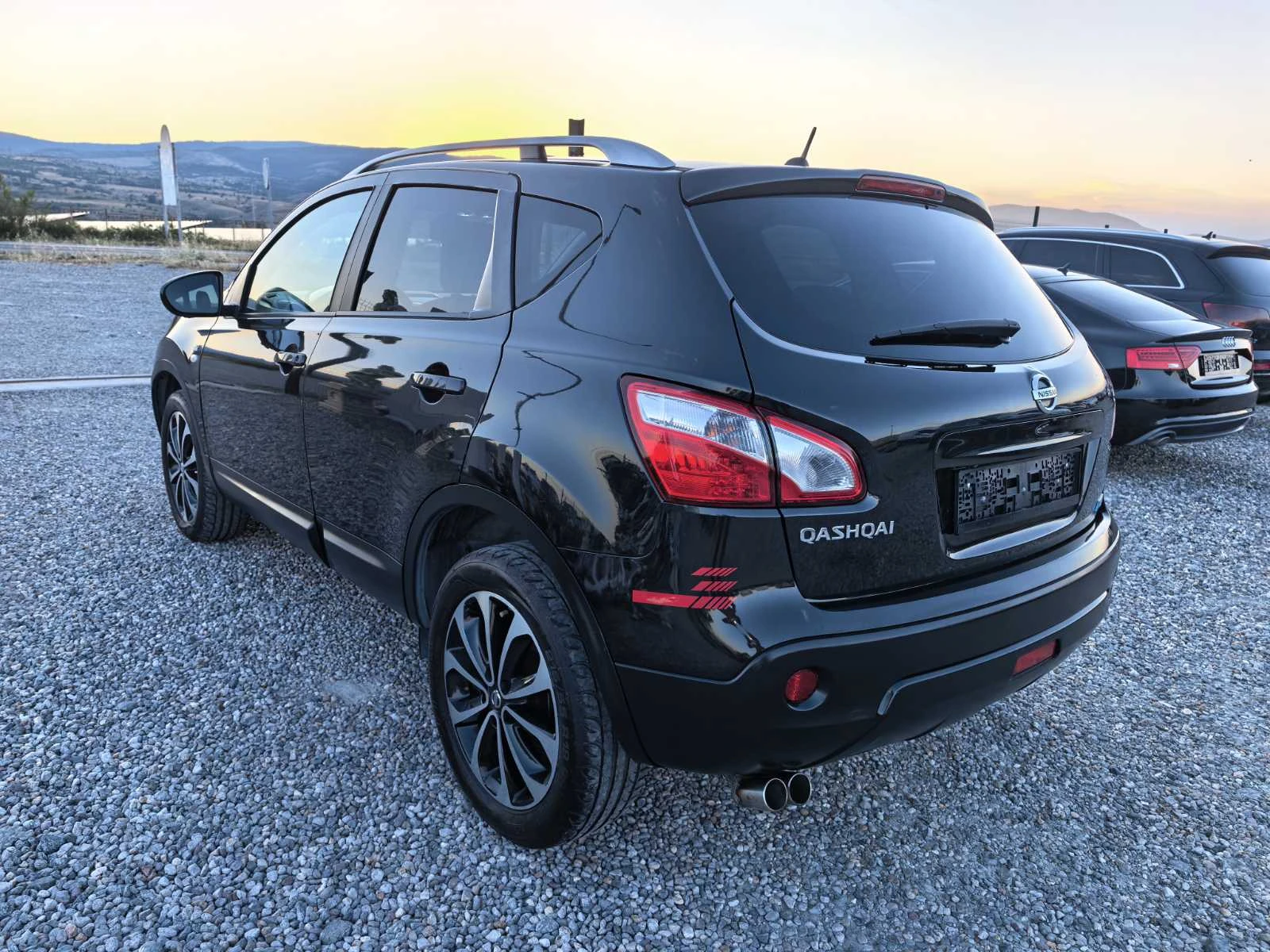 Nissan Qashqai 1.6DCI, снимка 8 - Автомобили и джипове - 55806136
