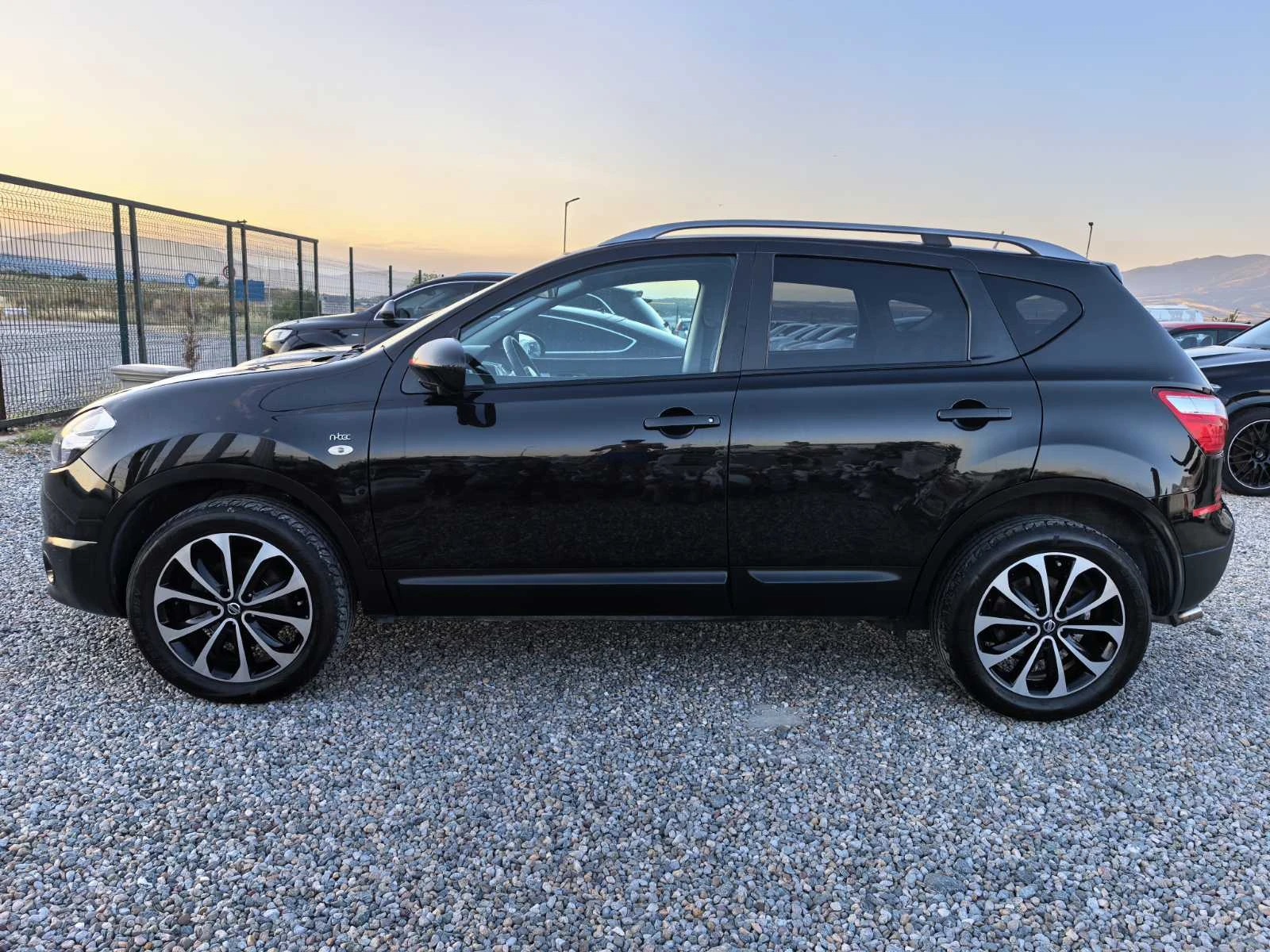 Nissan Qashqai 1.6DCI, снимка 5 - Автомобили и джипове - 55806136