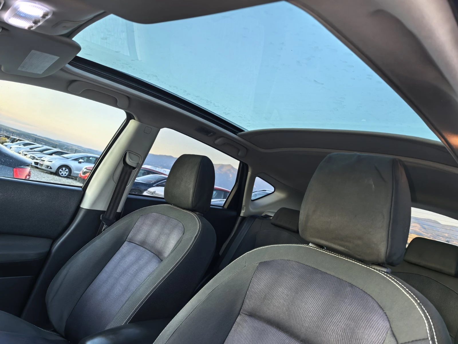 Nissan Qashqai 1.6DCI, снимка 13 - Автомобили и джипове - 55806136